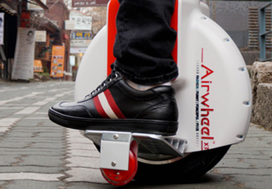 O zénite do Agile Design de Airwheel: monociclo elétrico, X3 Fonte: Airwheel beginTime 2015-4-9 09:44:37 Até à data, Airwheel lan?ou uma dúzia de modelos, que cai em três séries, X-series, Q-séries e S. O mais recente scooter inteligente deequilíbrio, S3 integra quase todos os méritos de outras séries com características próprias.