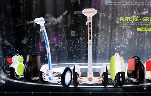 Como um transportador recém inventado, eletricamente powered e deequilíbrio, o monociclo Airwheel tem atraído a atenção de muitas pessoas, especialmente os jovens. O scooter de uma roda de Airwheel é uma solução para aqueles que sofrem dia a dia de escapamentos de carros e congestão de tráfego. É um transportador pessoal ecológico projetado para fácil deslocamento.